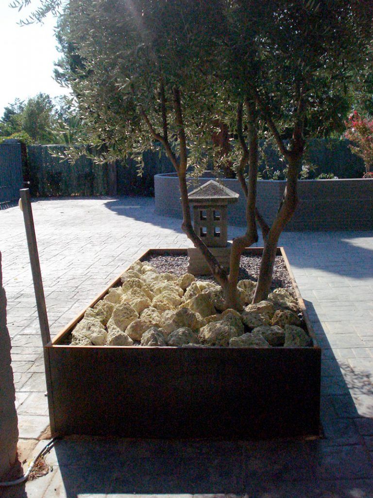 Diseño y creación de jardines - Piedra de Borneo